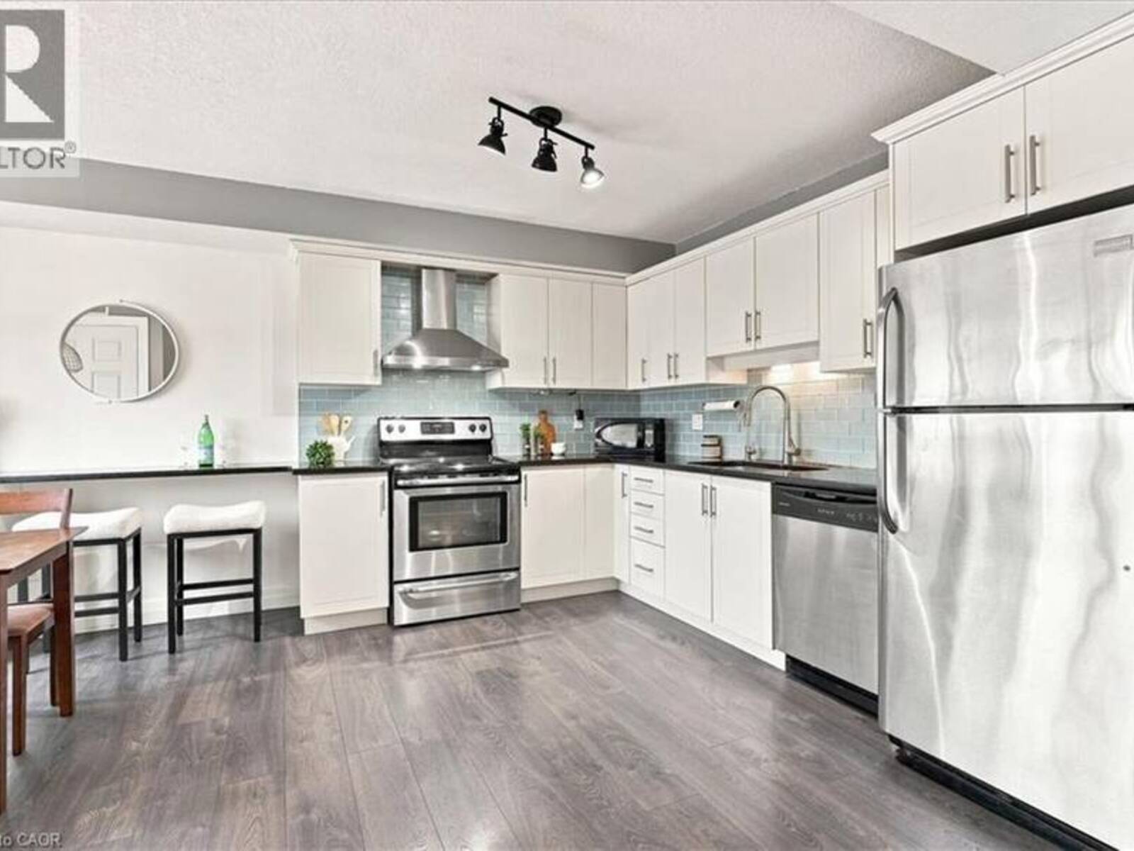 1522 KING Street E Unit# 403, Kitchener, Ontario N2G 2P1