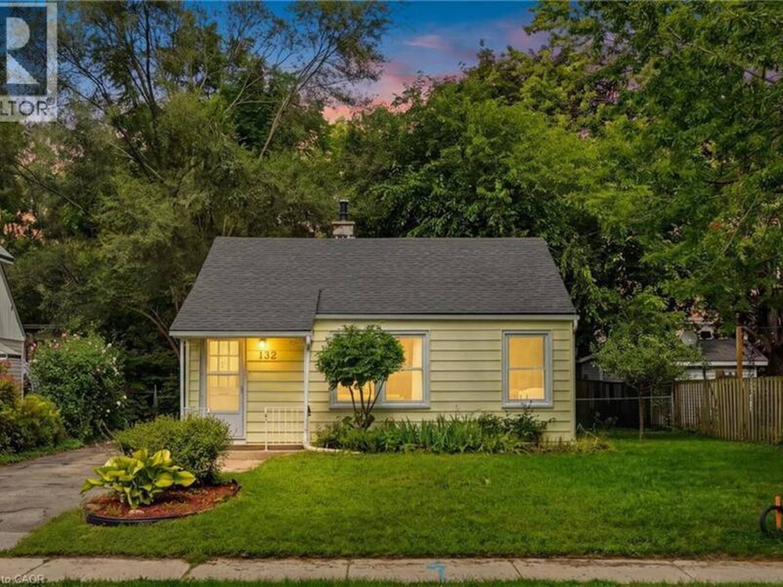 132 SPADINA Road E, Kitchener, Ontario N2M 3X4