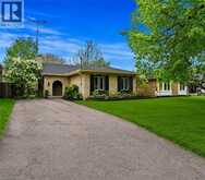 7 AMEER Drive | St. Catharines Ontario | Slide Image Two