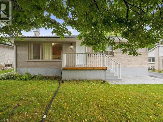 217 MAYFIELD Avenue Waterloo Ontario, N2J 3S6 - Multi-family Home For Sale