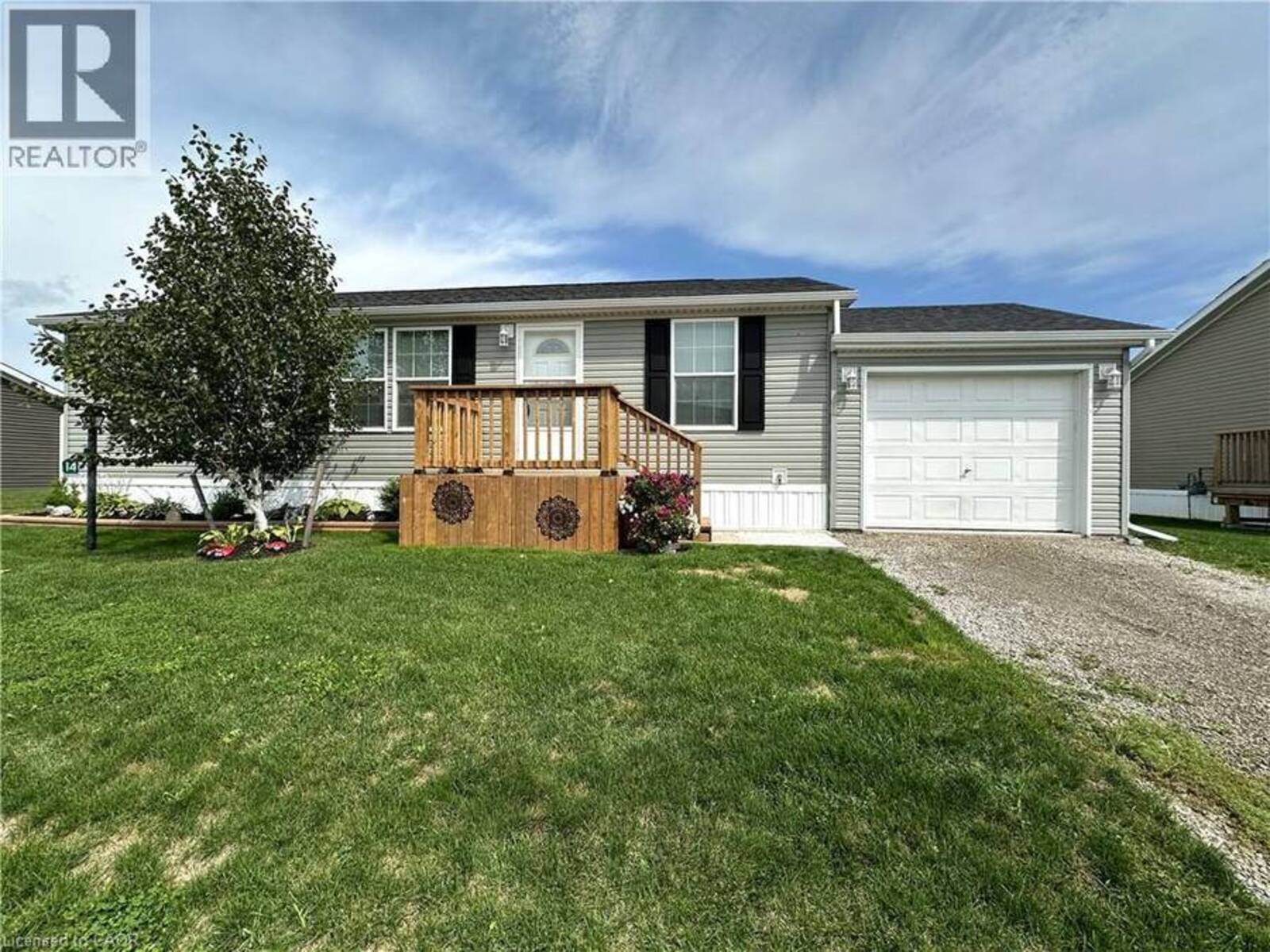 14 COPPER BEECH Drive, Nanticoke, Ontario N0A 1L0