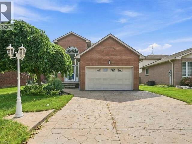 12 SUMNER Crescent Grimsby Ontario, L3M 5E2 - 3 Bedrooms Home For Sale