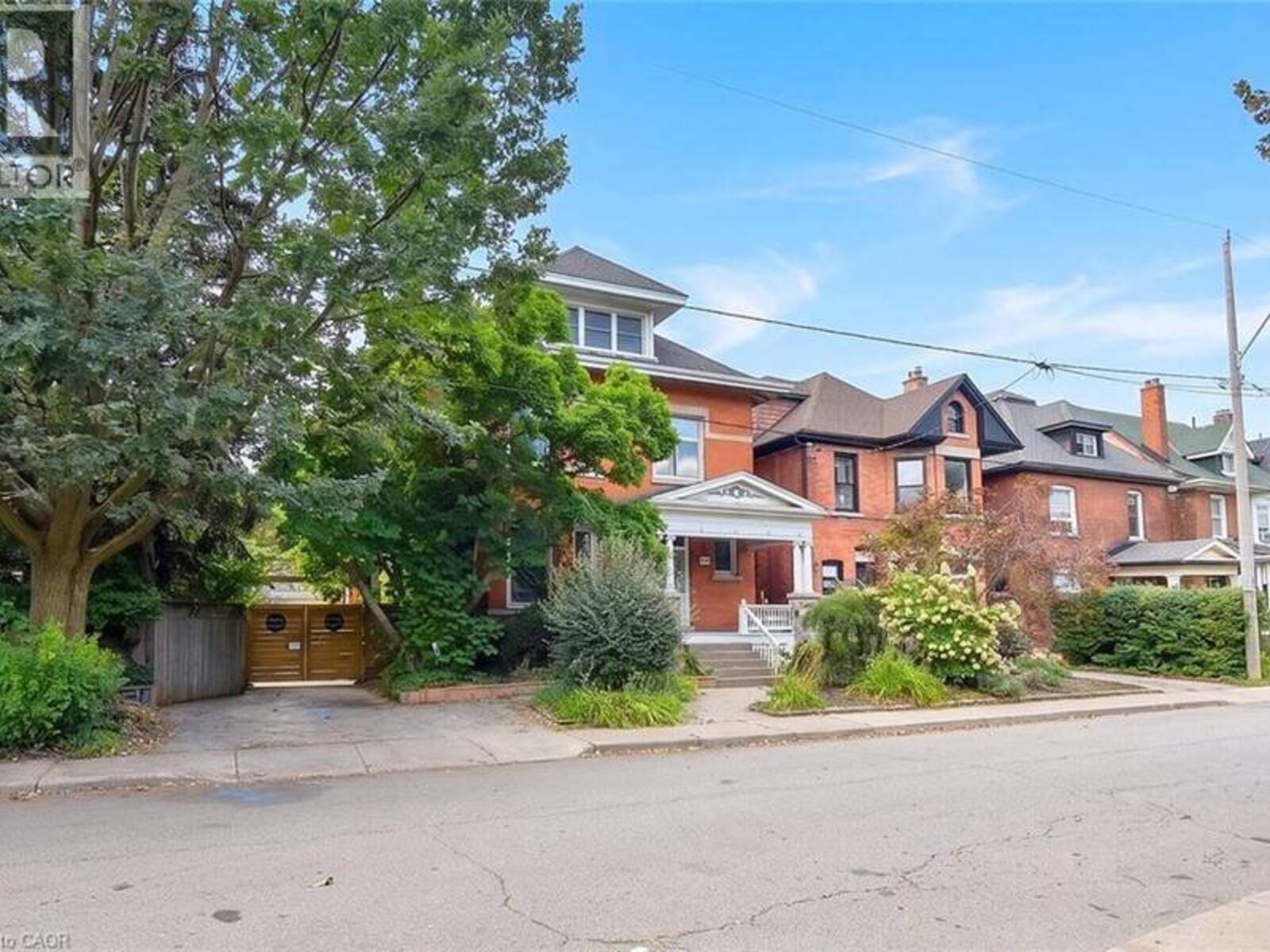 34 HOLTON Avenue S, Hamilton, Ontario L8M 2L2