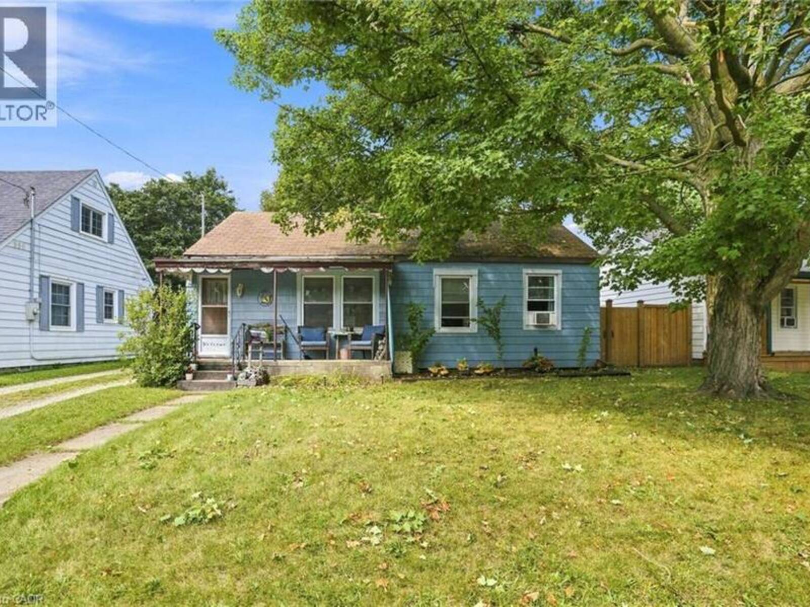 9 LANCASTER Avenue, Brantford, Ontario N3T 5E5