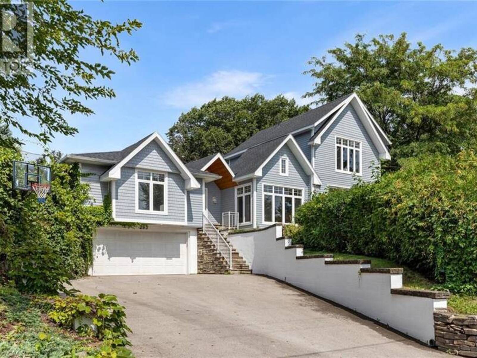 293 NORTH SHORE Boulevard E, Burlington, Ontario L7T 1W8