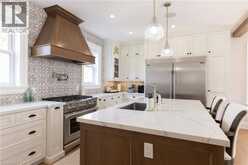 2195 COURTLAND Drive | Burlington Ontario | Slide Image Ten
