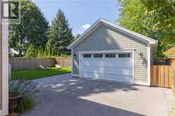 2195 COURTLAND Drive | Burlington Ontario | Slide Image Thirty