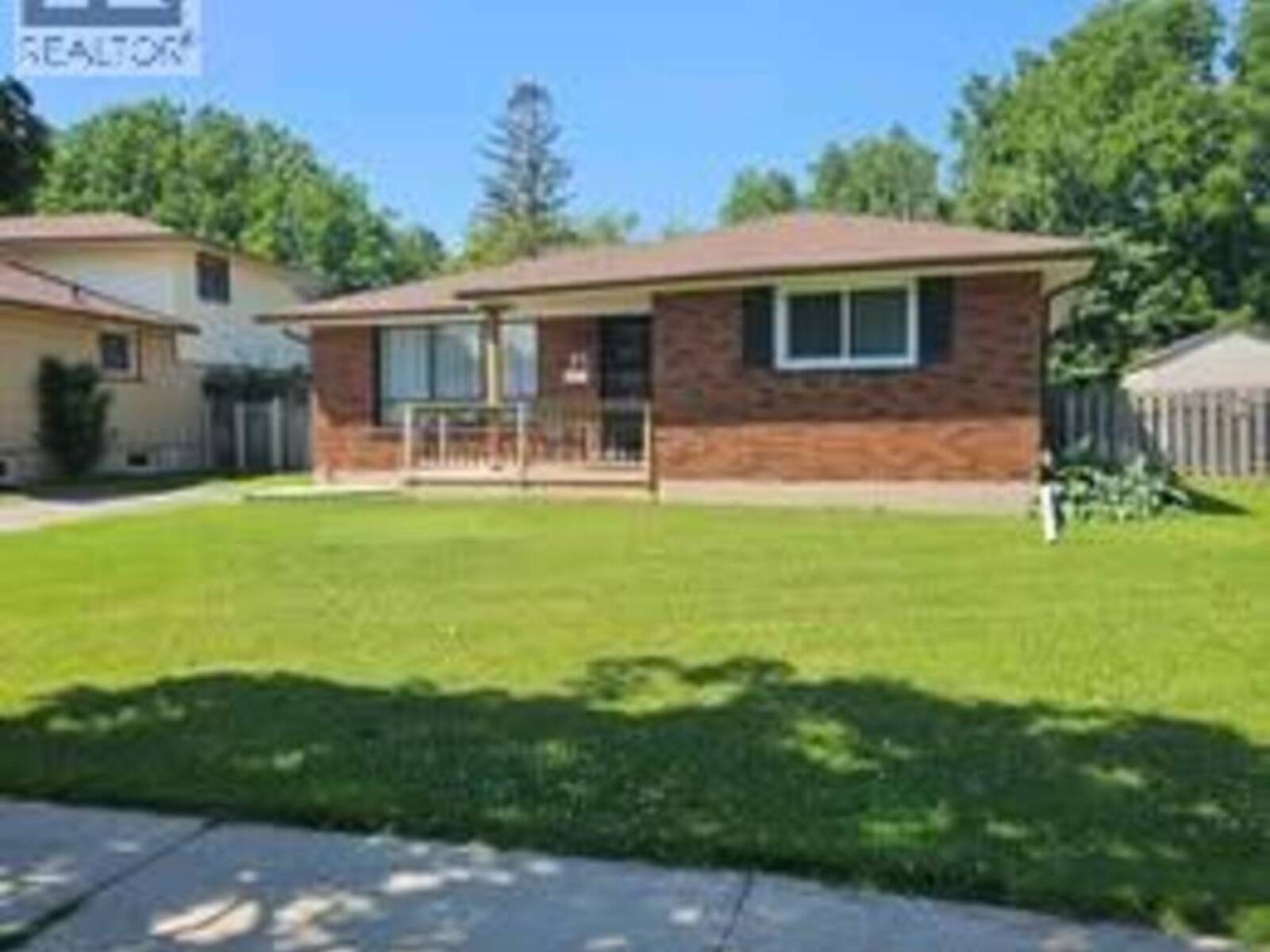 65 WINDING Way, Brantford, Ontario N3R 3S4