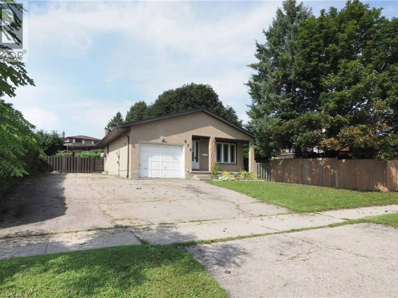 870 STRASBURG Road, Kitchener, Ontario N2E 2K4