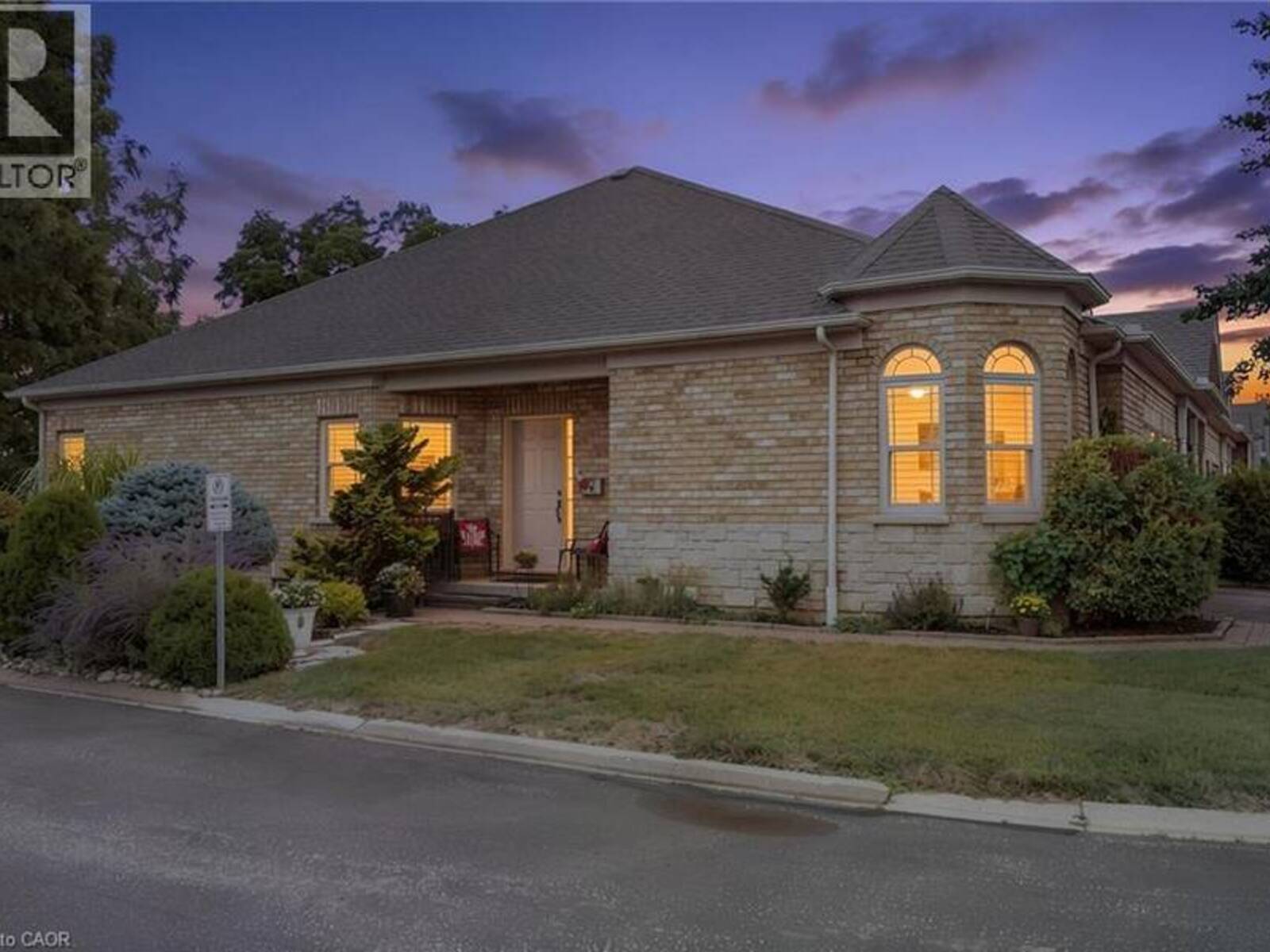10 COBBLESTONE Drive Unit# 25, Paris, Ontario N3L 4G8
