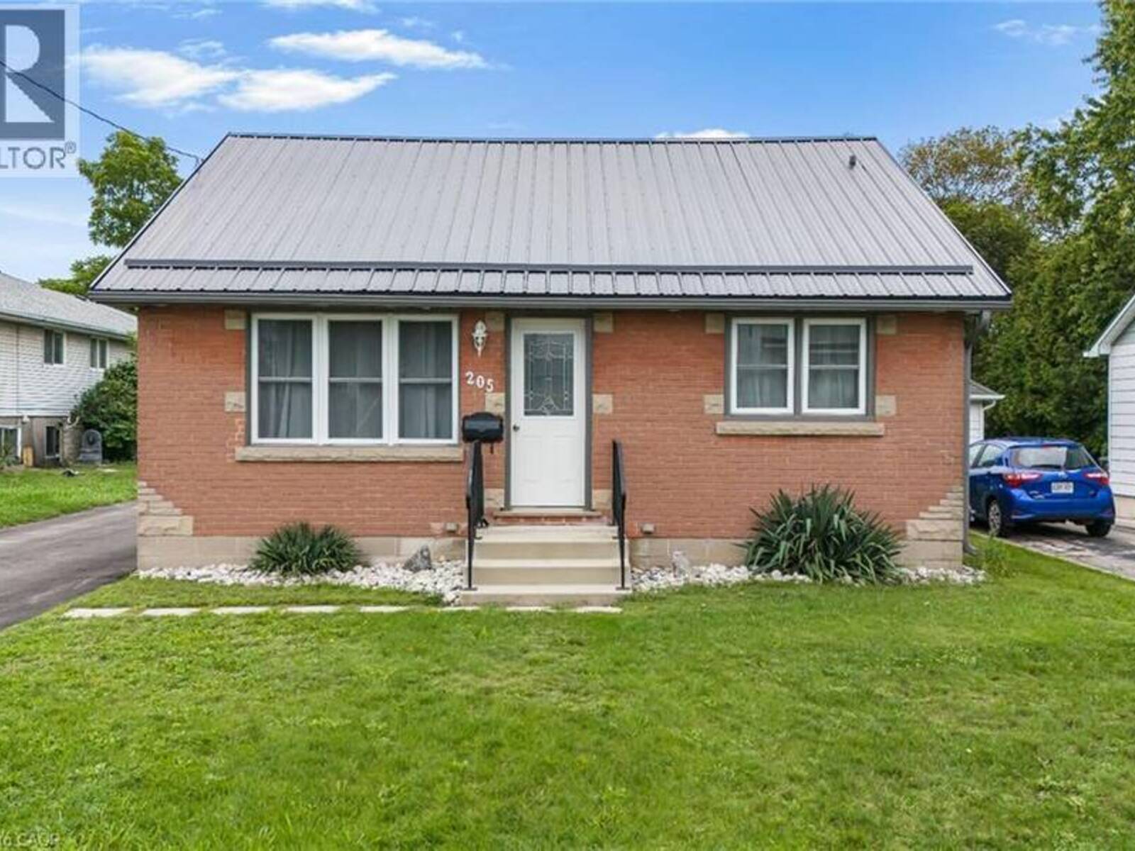 205 CRYSLER Street, Delhi, Ontario N4B 1H9