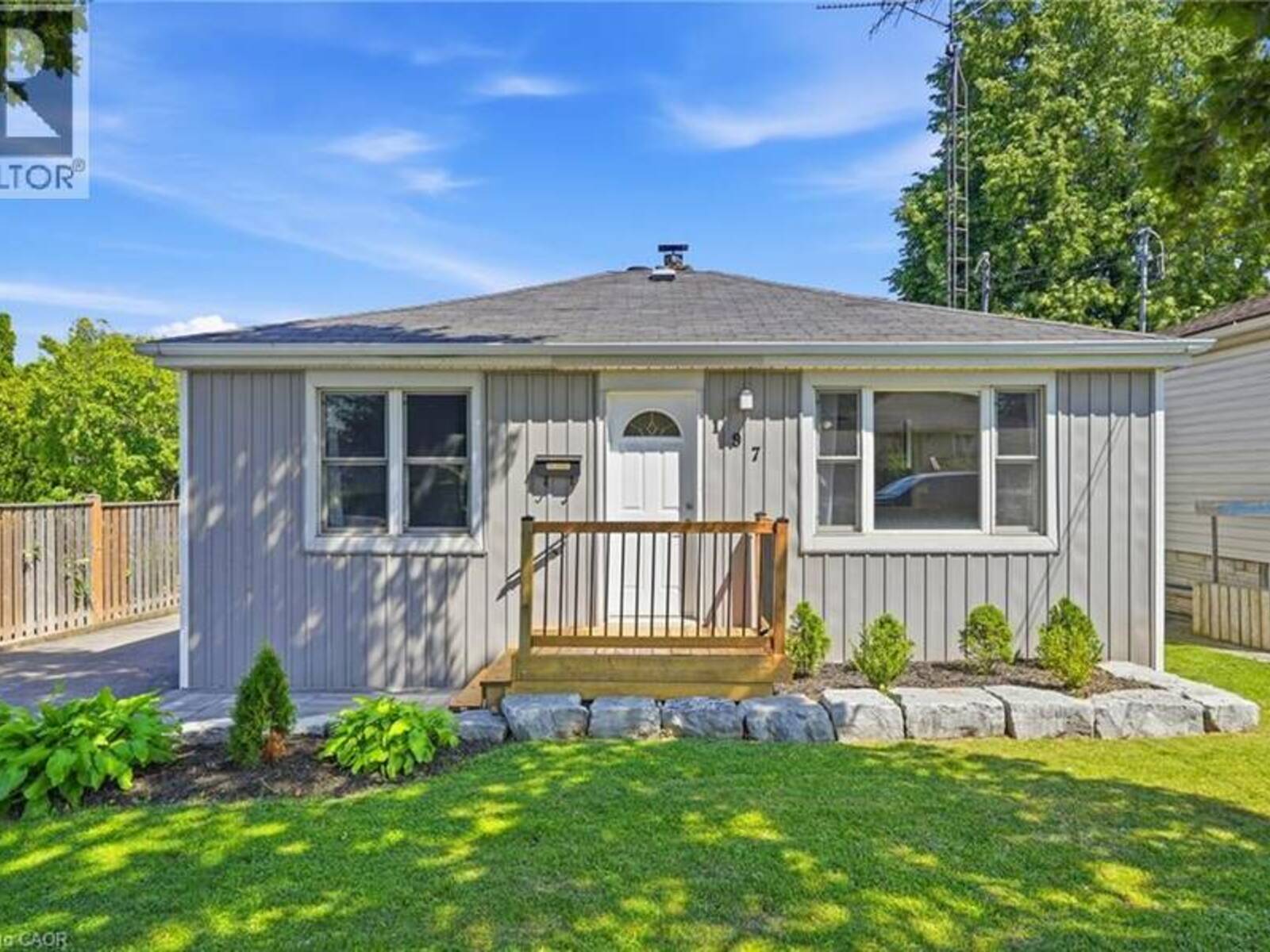 197 EAST 44TH Street, Hamilton, Ontario L8T 3Y5