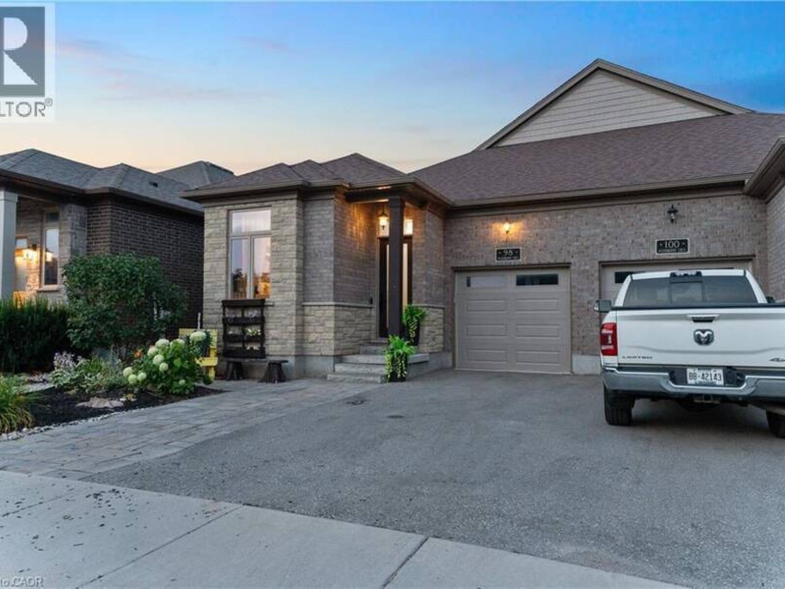 98 WOODBERRY Crescent, Elmira, Ontario N3B 3L1