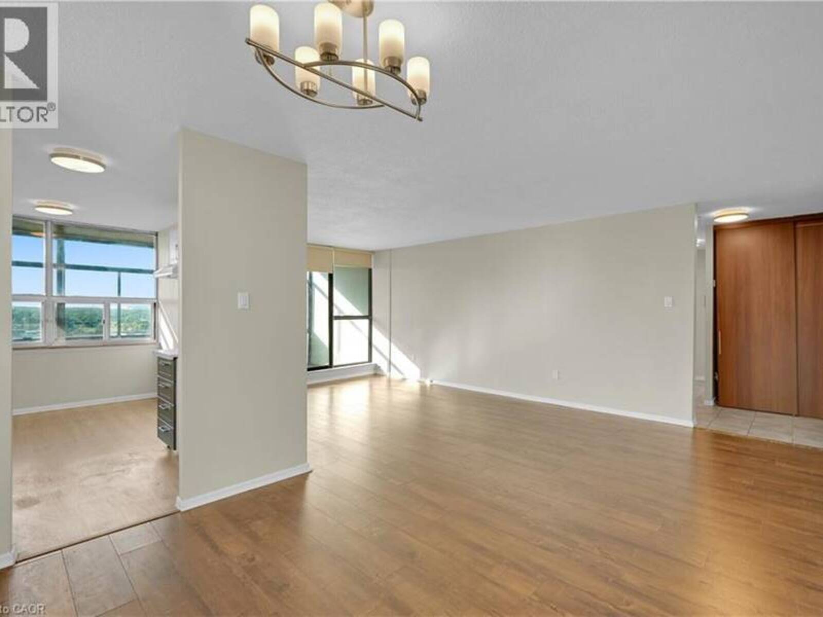 25 KENSINGTON Road Unit# 1612, Brampton, Ontario L6T 3W8
