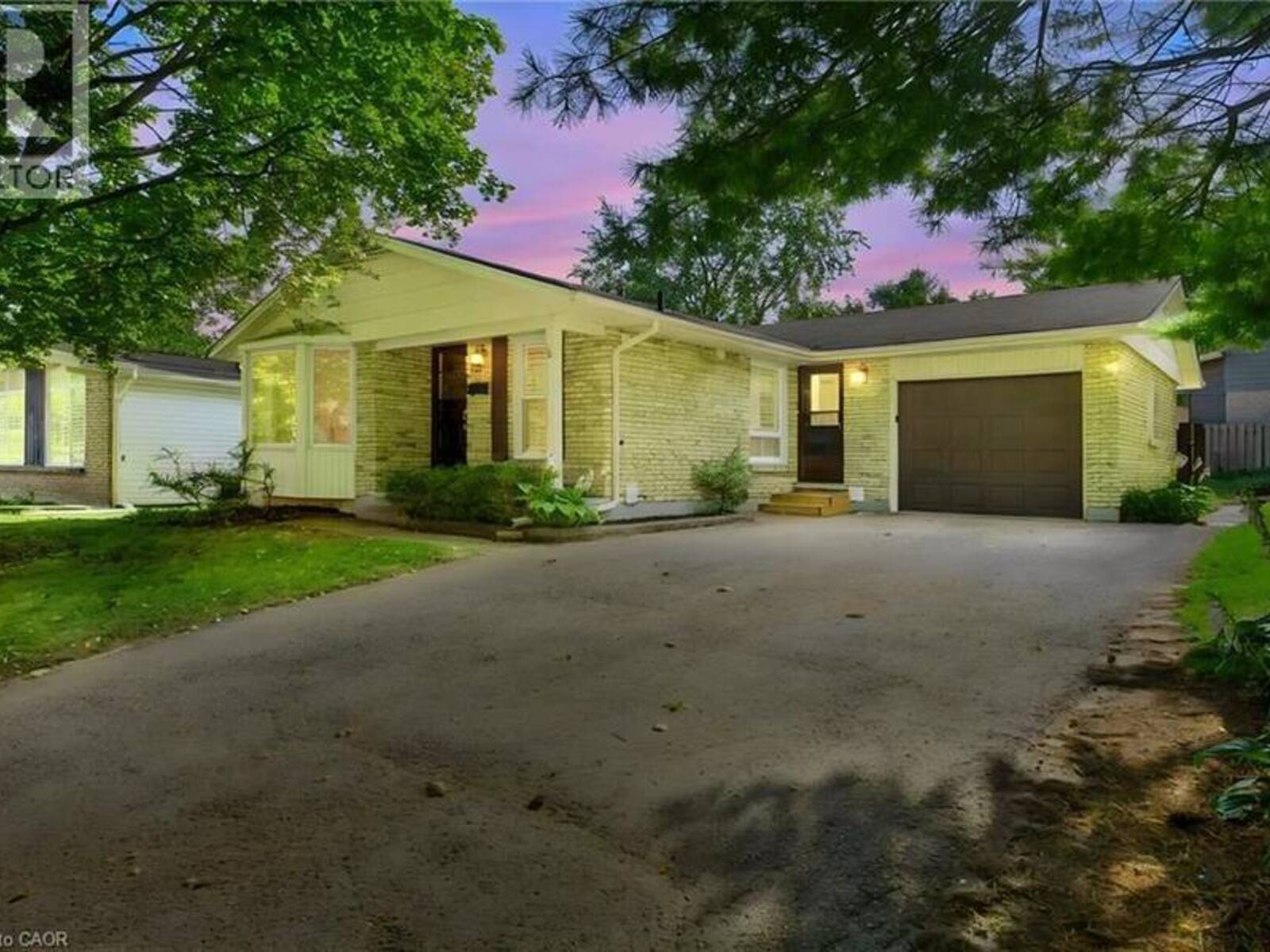 95 UNDERHILL Crescent, Kitchener, Ontario N2A 2S7