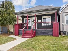 32 ALLAN Avenue Hamilton Ontario, L8H 2C9