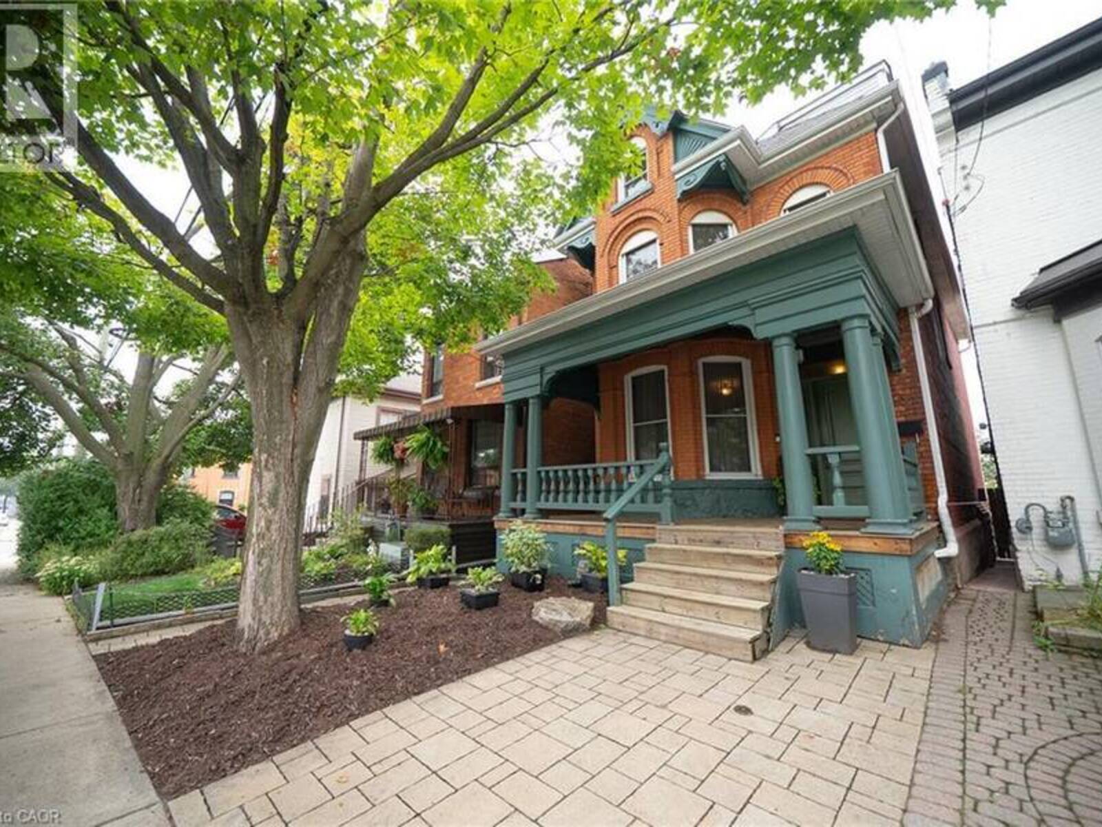 102 PEARL Street N, Hamilton, Ontario L8R 2Z3