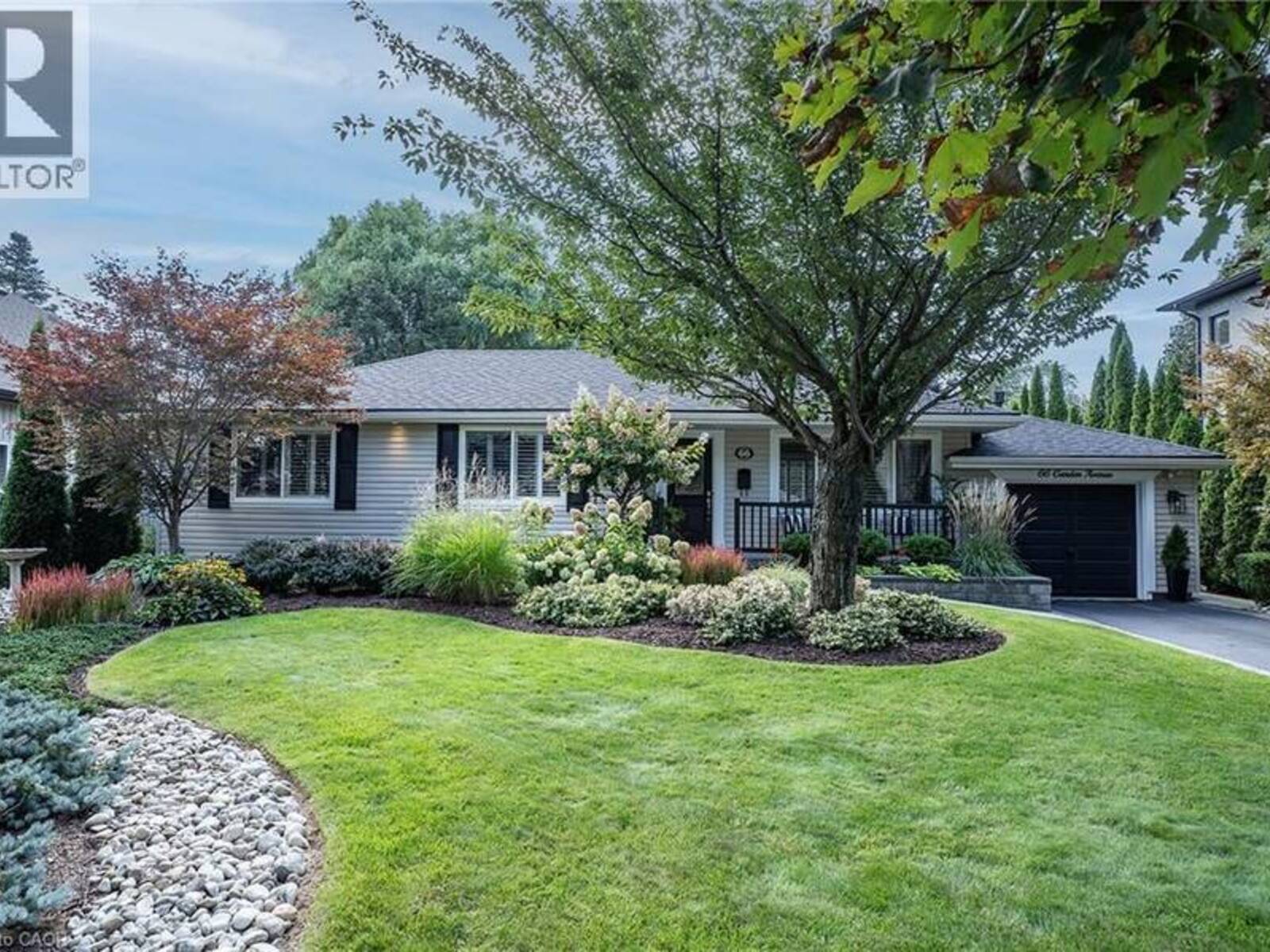 66 GARDEN Avenue, Ancaster, Ontario L9G 2J5