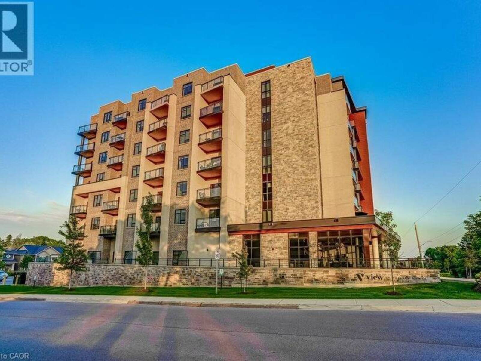 30 HAMILTON Street S Unit# 711, Waterdown, Ontario L8B 1V8