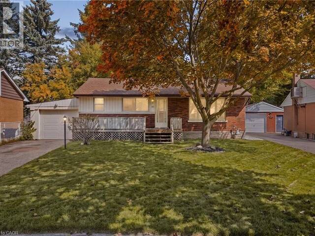 30 GERARD Avenue Kitchener Ontario, N2C 2A1 - 3 Bedrooms Home For Sale