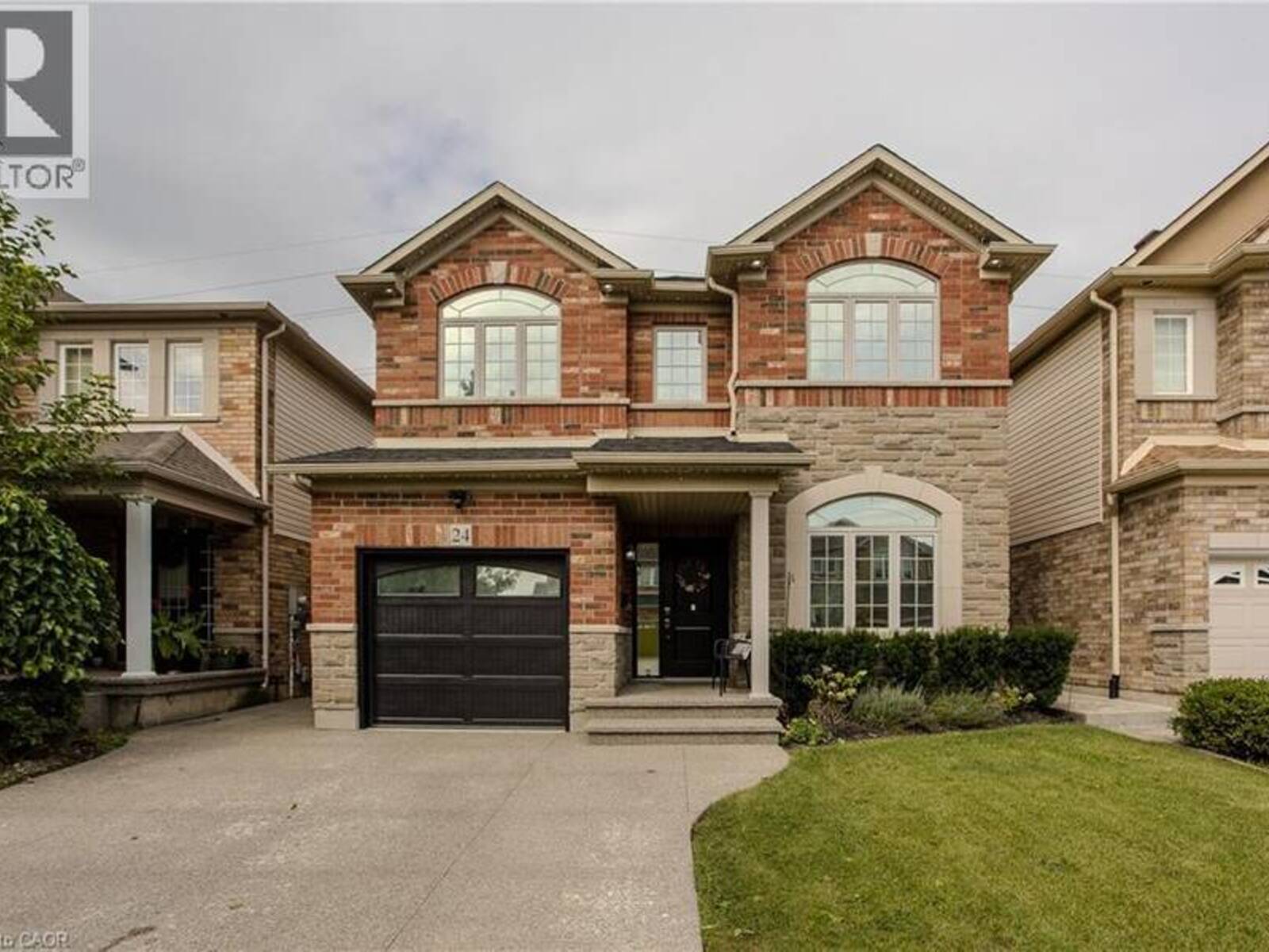 24 NEWCASTLE Court, Hamilton, Ontario L8V 0A6