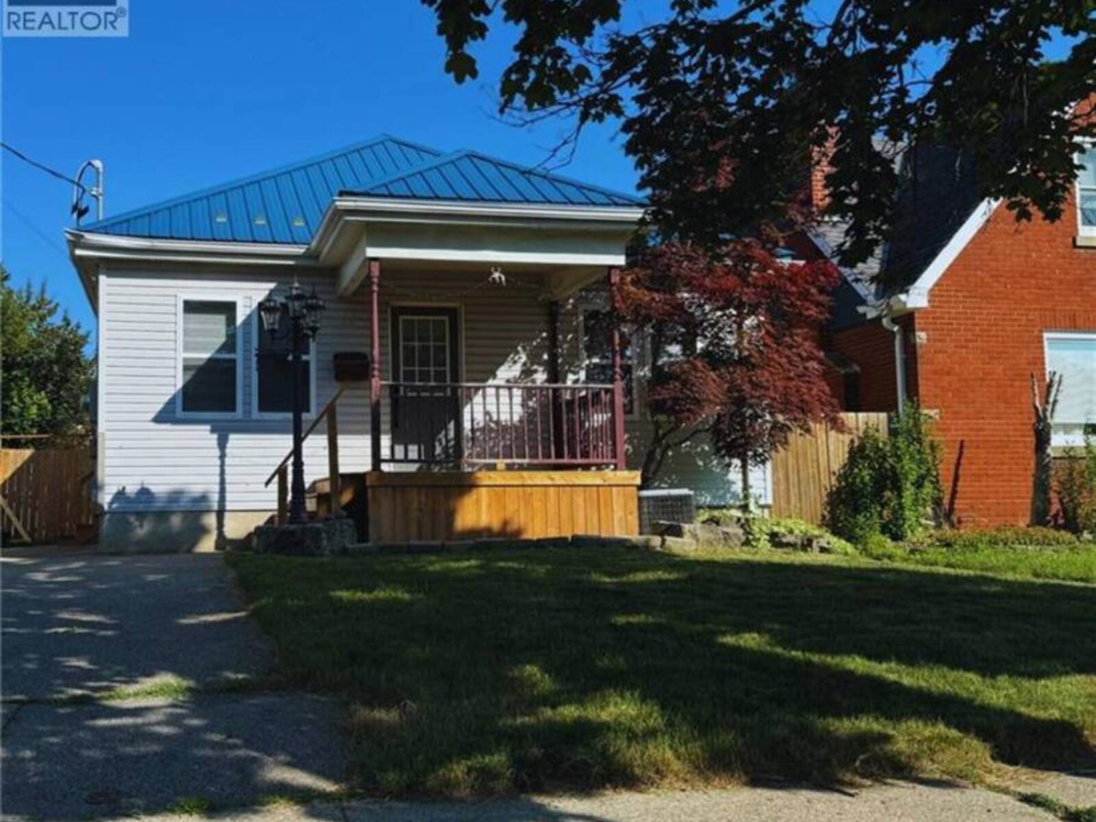 63 MINTERN Avenue, Brantford, Ontario N3S 1L2