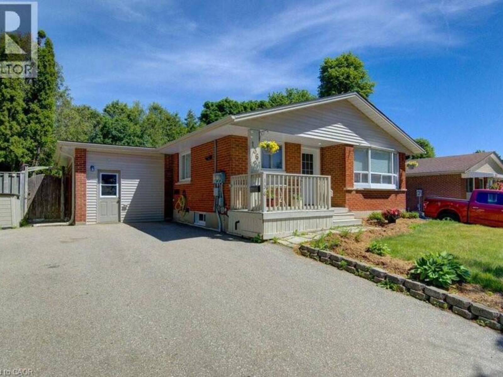 136 DUNSMERE Drive, Kitchener, Ontario N2E 1V7