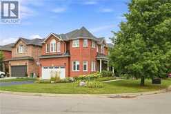 31 COMMANDO Court | Waterdown Ontario | Slide Image Two