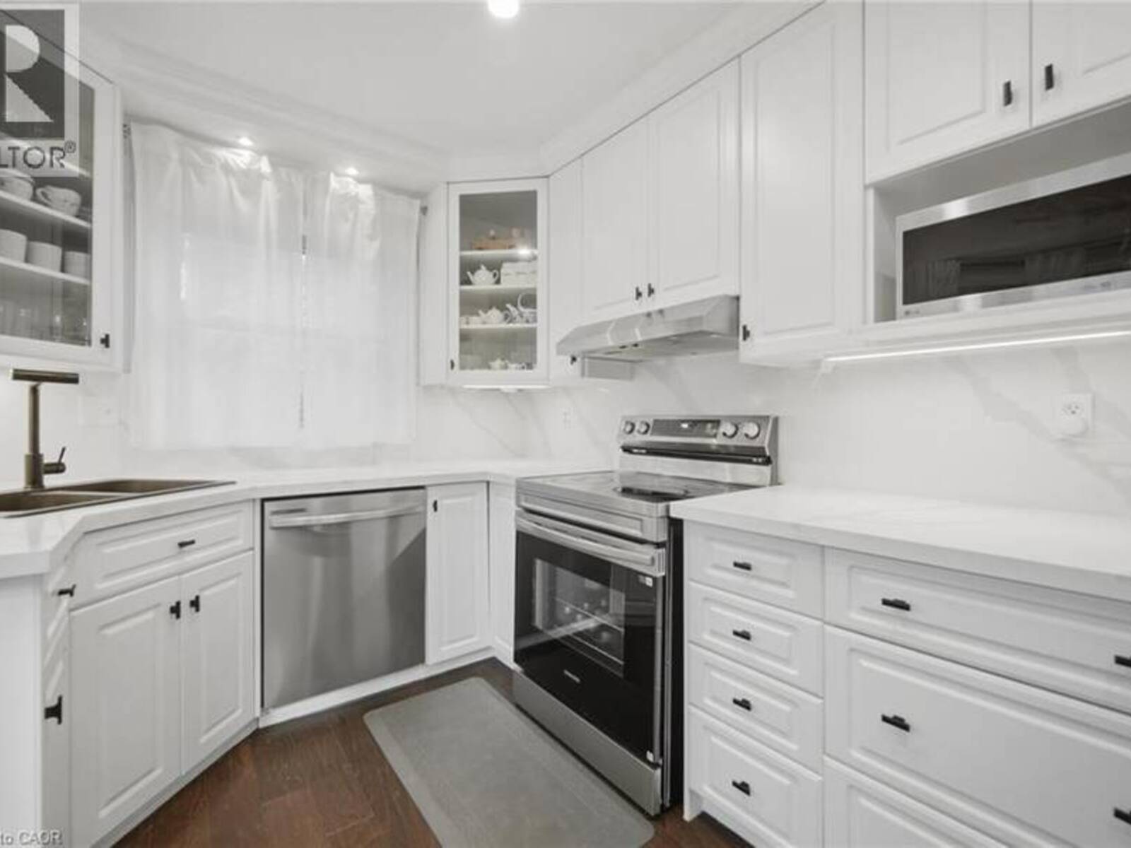 3217 HAZELWOOD Avenue, Burlington, Ontario L7M 2V3