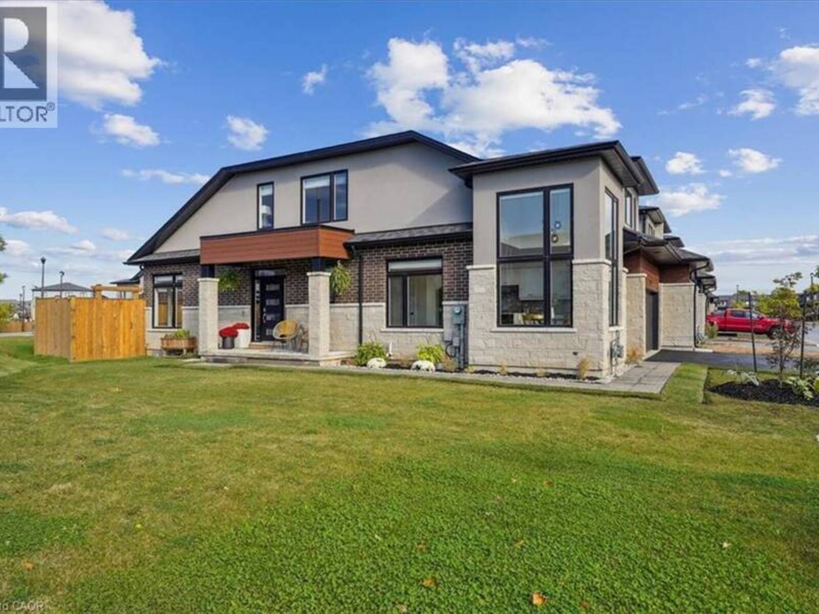 52 WELCH Lane, Hamilton, Ontario L9C 0G1