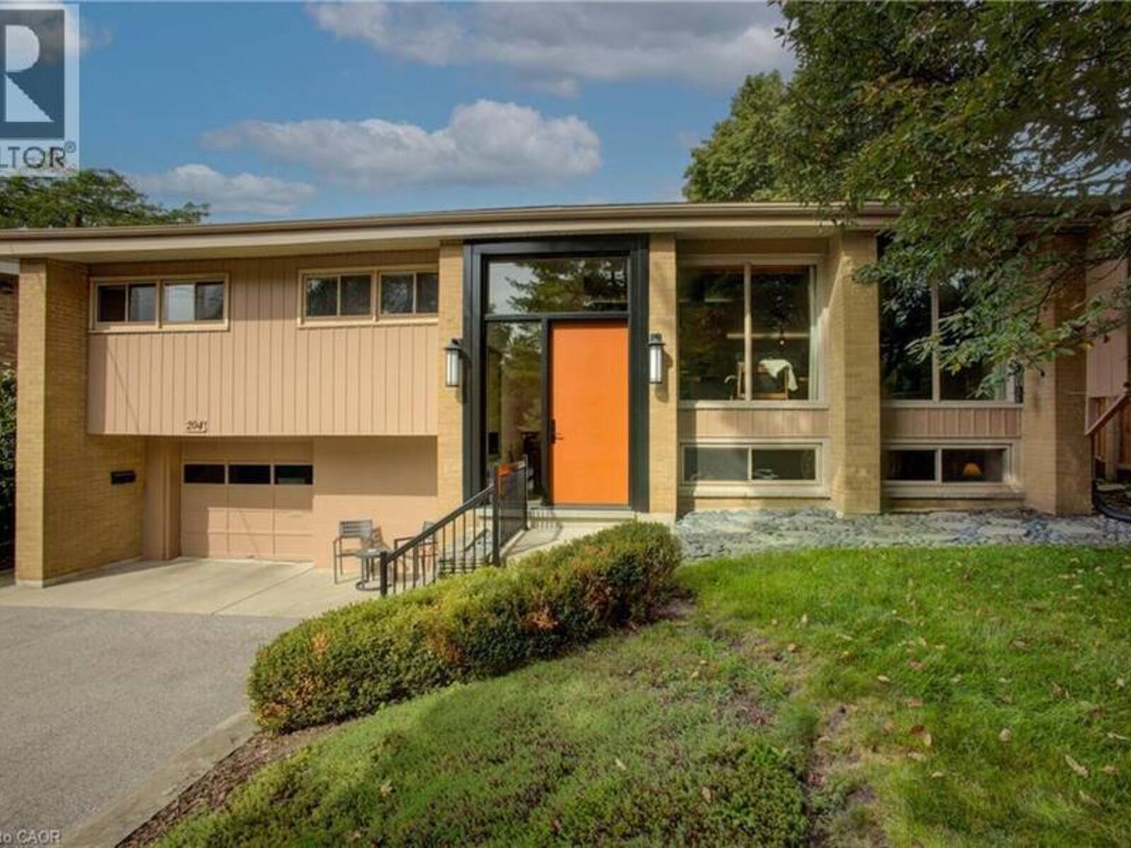 204 MANCHESTER Road, Kitchener, Ontario N2B 1A2