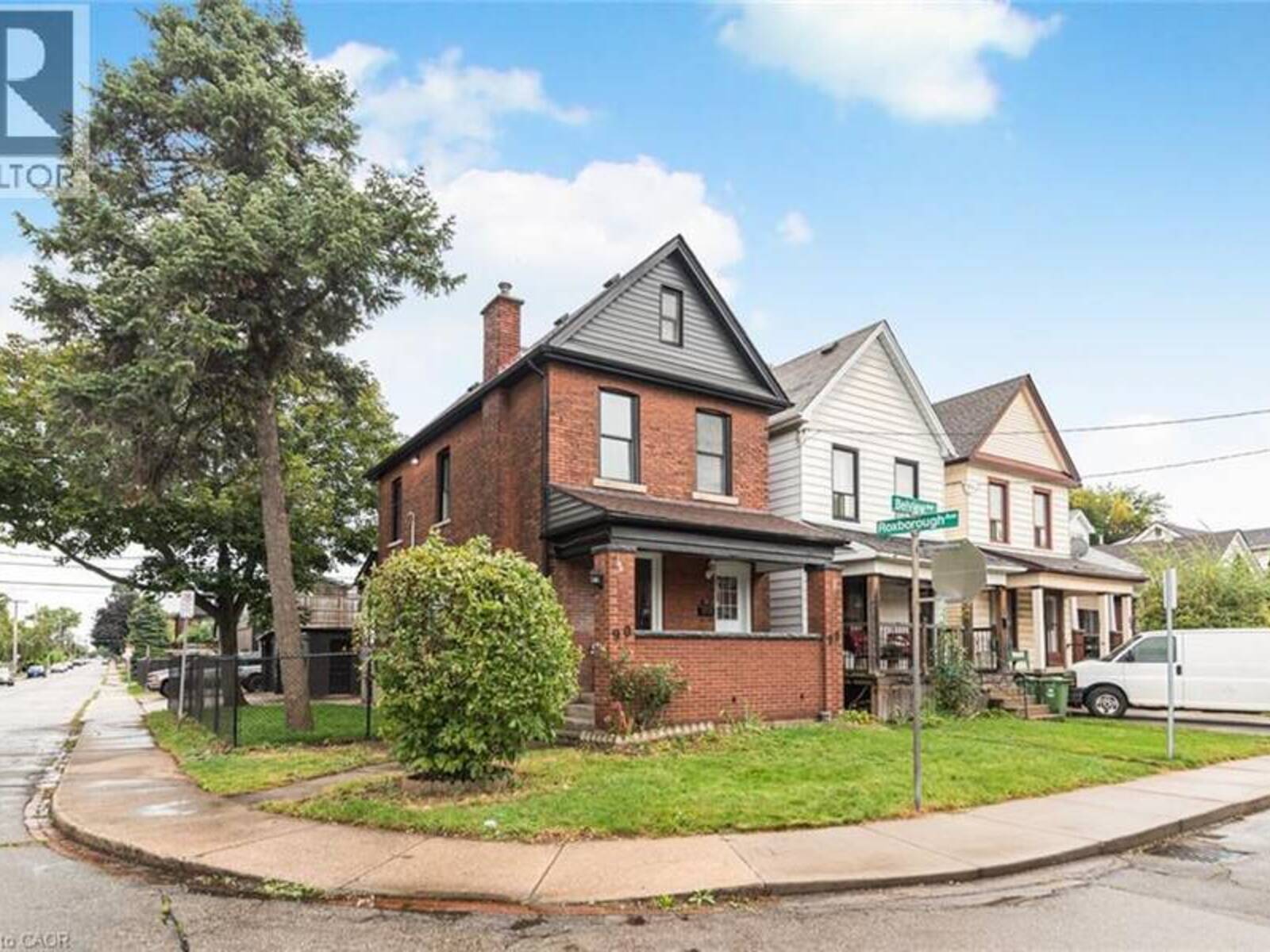 90 BELVIEW Avenue, Hamilton, Ontario L8L 7K8