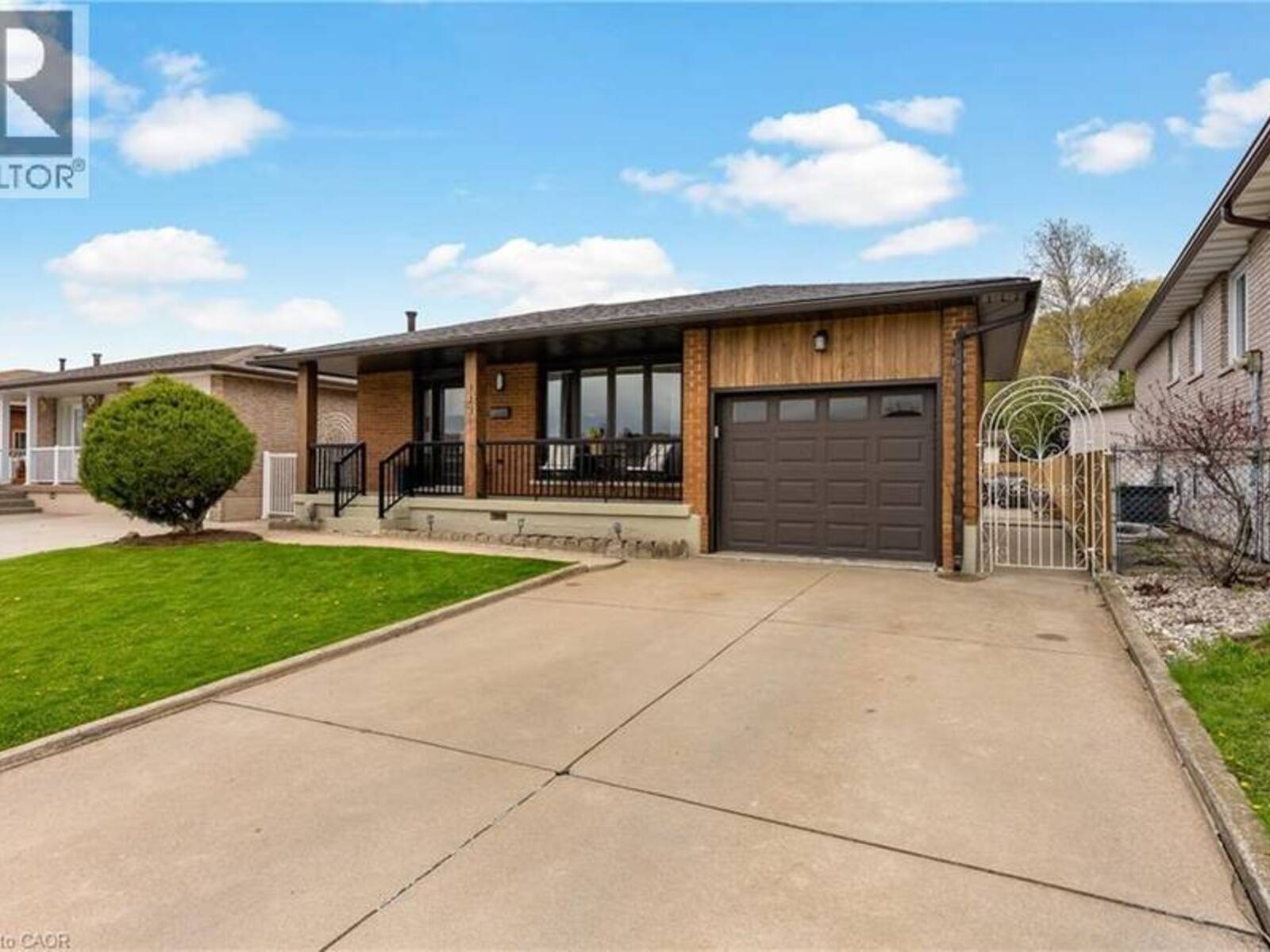 142 MARCELLA Crescent, Hamilton, Ontario L8K 6G3