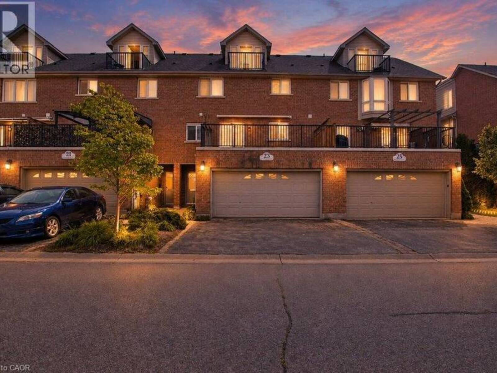 23 GROSVENOR Lane, Cambridge, Ontario N1R 8N2