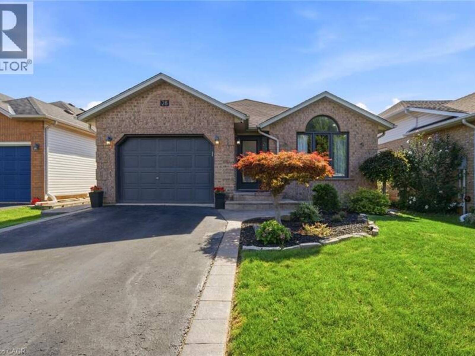 28 COLONIAL Crescent, Grimsby, Ontario L3M 5H3