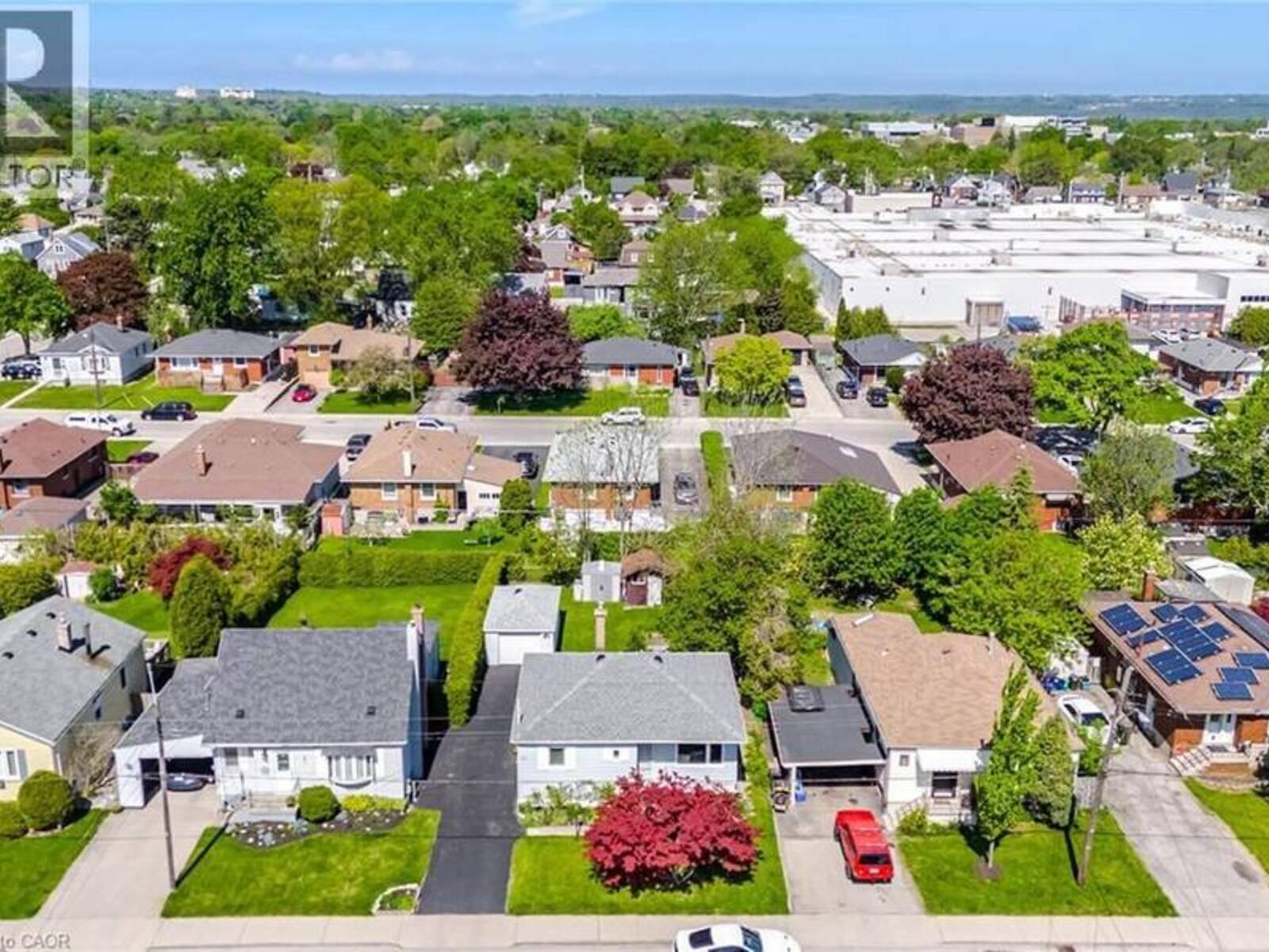 94 CLARENDON Avenue, Hamilton, Ontario L9A 3A3