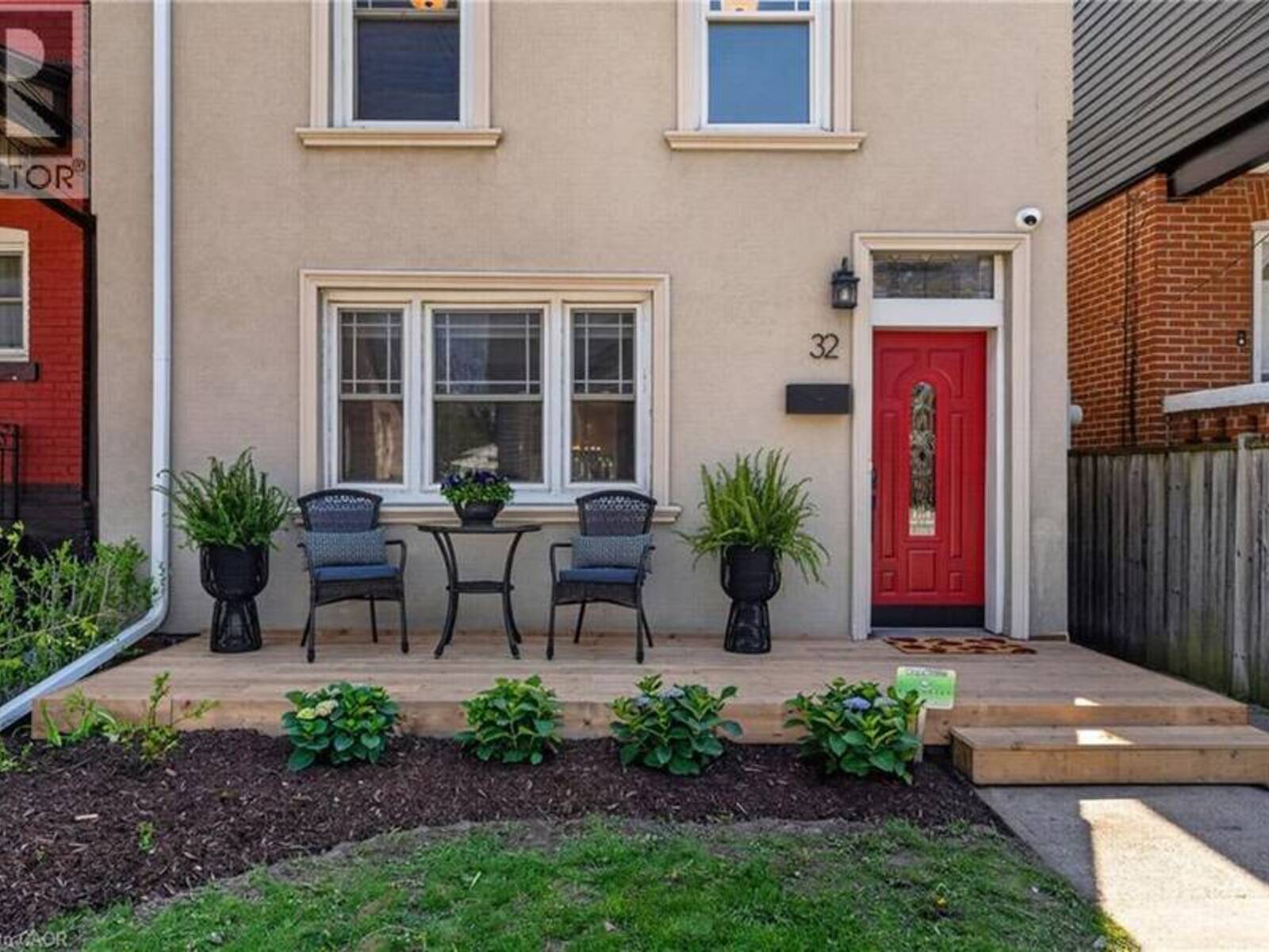 32 MAGILL Street, Hamilton, Ontario L8R 2Y5