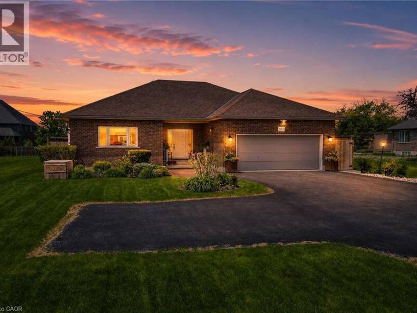 353 STATION Street, Smithville, Ontario L0R 2A0