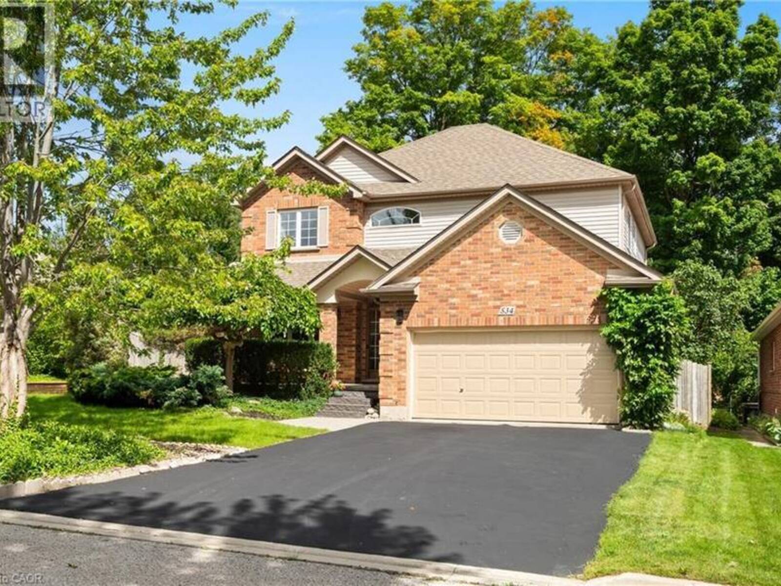 534 BIRCHLEAF Walk, Waterloo, Ontario N2T 2W5
