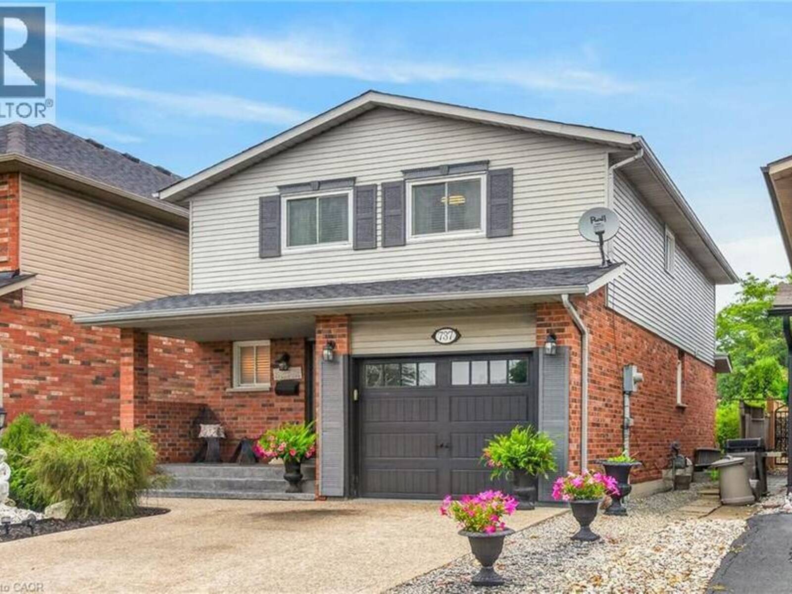 737 STONE CHURCH Road E, Hamilton, Ontario L8W 1A9