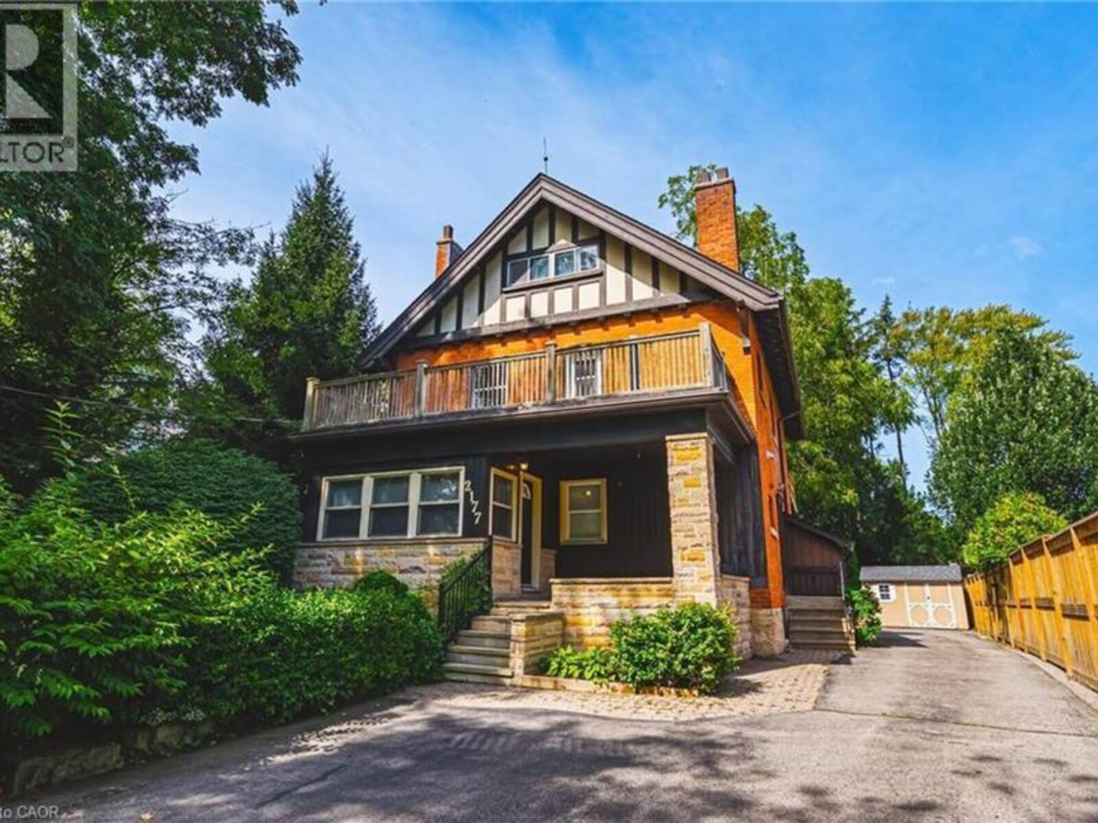 2177 LAKESHORE Road, Burlington, Ontario L7R 1A5