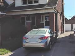156 LEINSTER Avenue N Hamilton Ontario, L8L 6X9