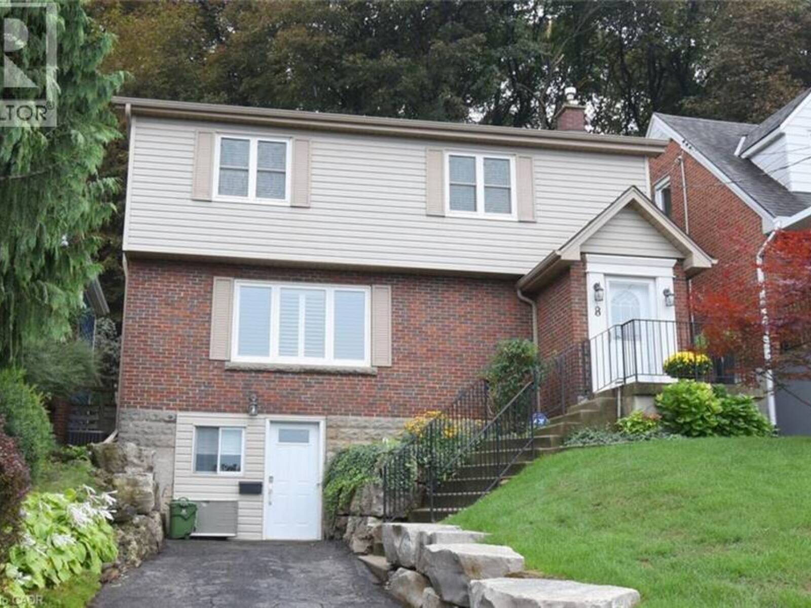 8 KINGSWAY Drive, Hamilton, Ontario L8N 2H2