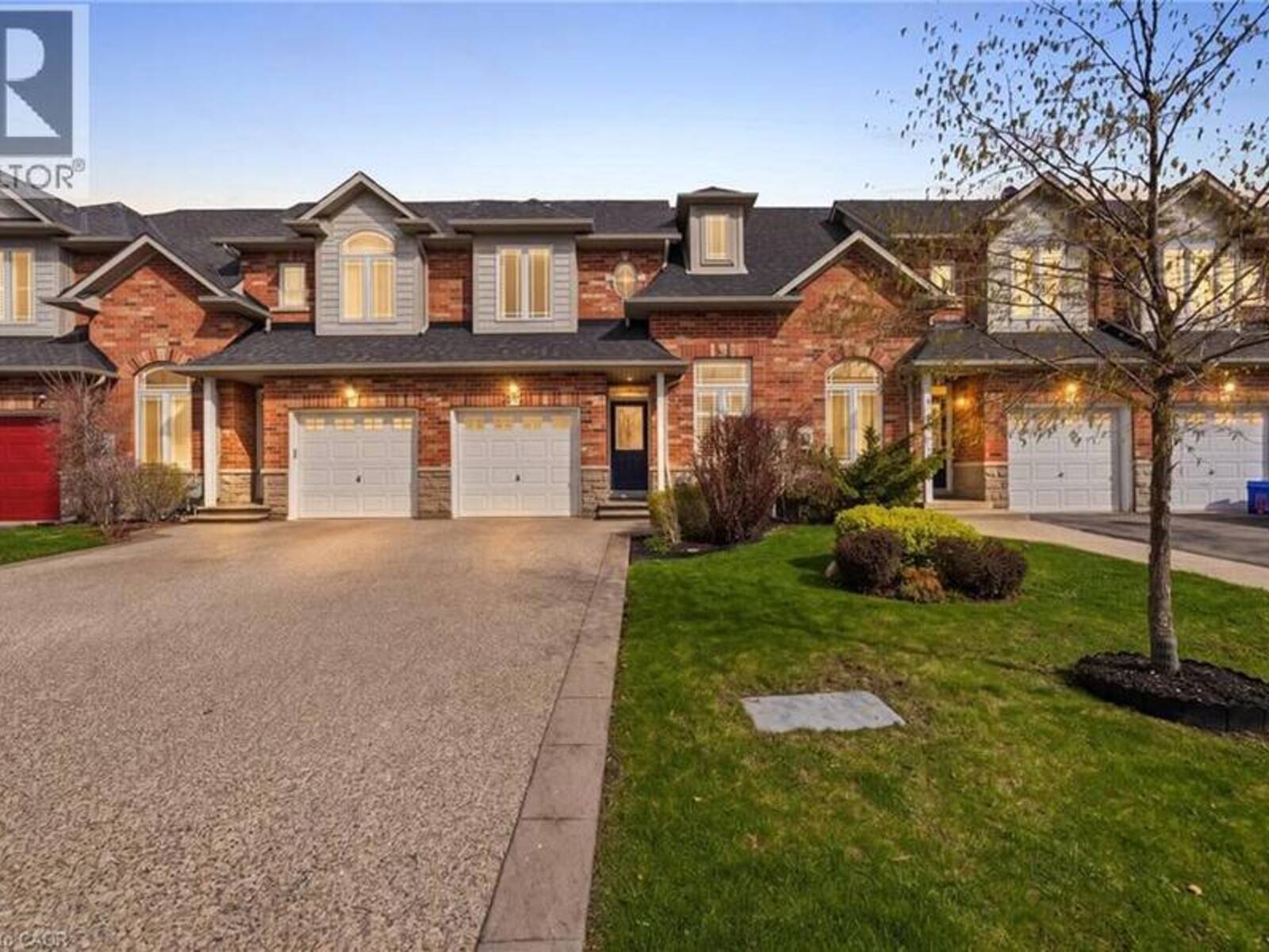 92 BENZIGER Lane, Hamilton, Ontario L8E 6G5