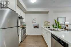 393 GRANTHAM Common | Oakville Ontario | Slide Image Ten