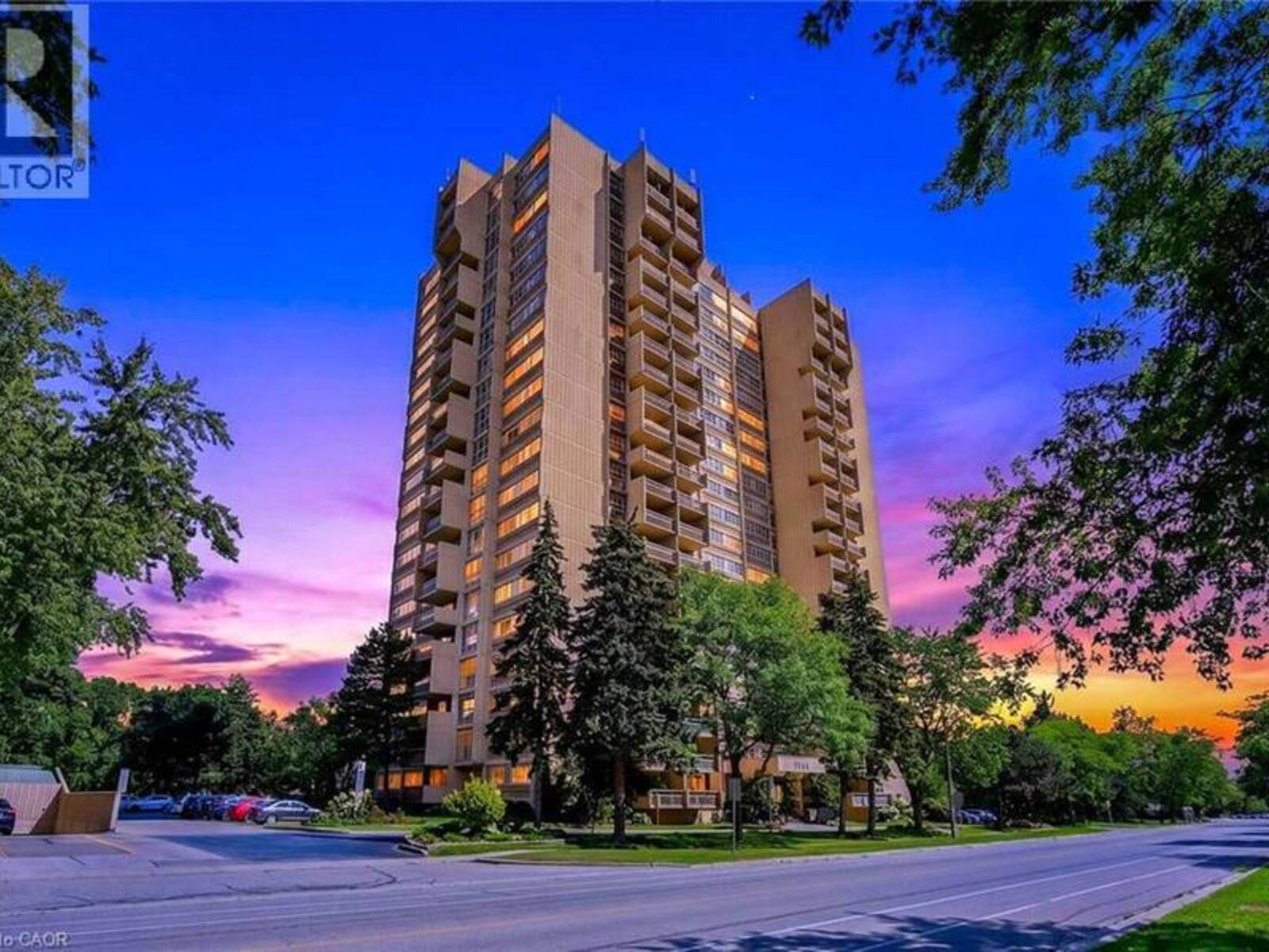 1359 WHITE OAKS Boulevard Unit# 205, Oakville, Ontario L6H 2R8