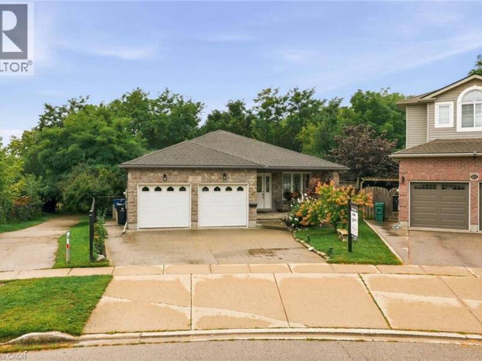 125 LANGLAW Drive, Cambridge, Ontario N1P 1H9