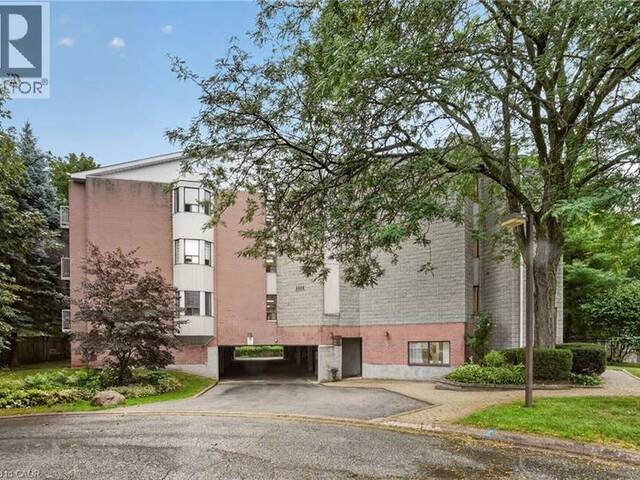 5 NIAGARA Street Unit# 301 Grimsby Ontario, L3M 5A3 - 3 Bedrooms Condo For Sale