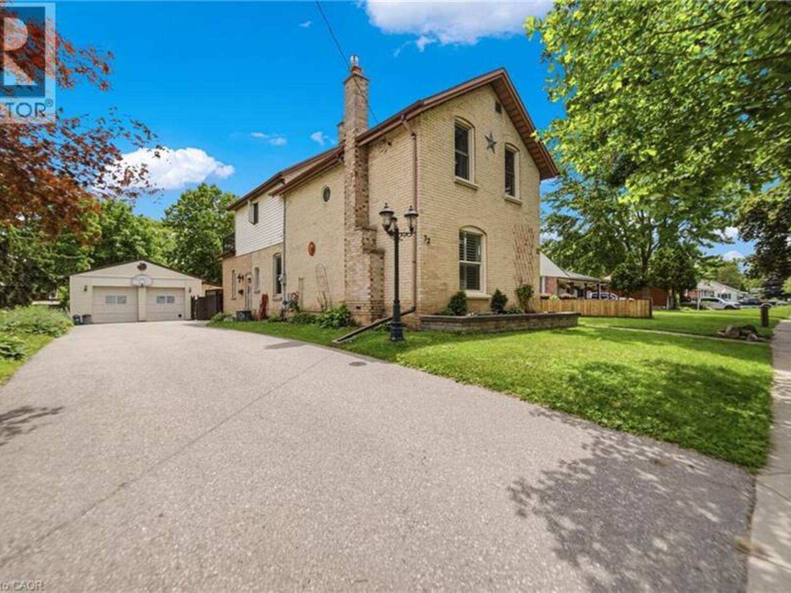 32 CLENCH Avenue, Brantford, Ontario N3T 1B6