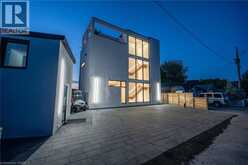 6 FIRELANE 11A Street | Niagara-on-the-Lake Ontario | Slide Image Nine